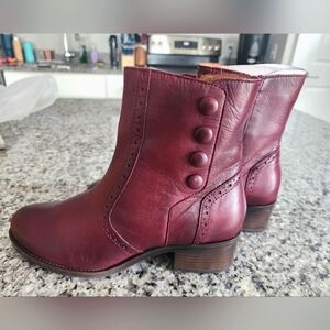 Miz Moorz NYC Bordeaux Antique Sz 40 Booties
